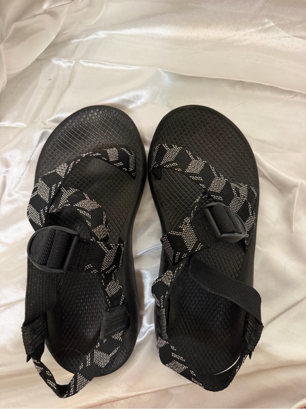 Chaco Cloud Men’s 7 Women’s 9 Sport Sandals Black Pattern Adjustable Hiking